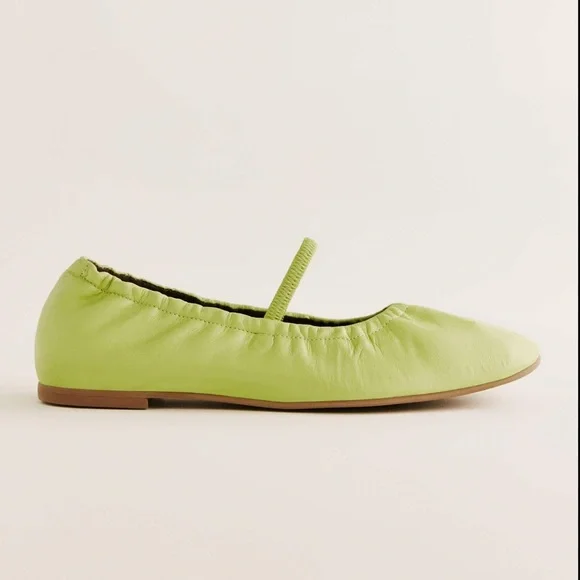 REFORMATION GREEN BUFFY RUCHED BELLET FLAT ✨🩰 - Picture 3 of 6